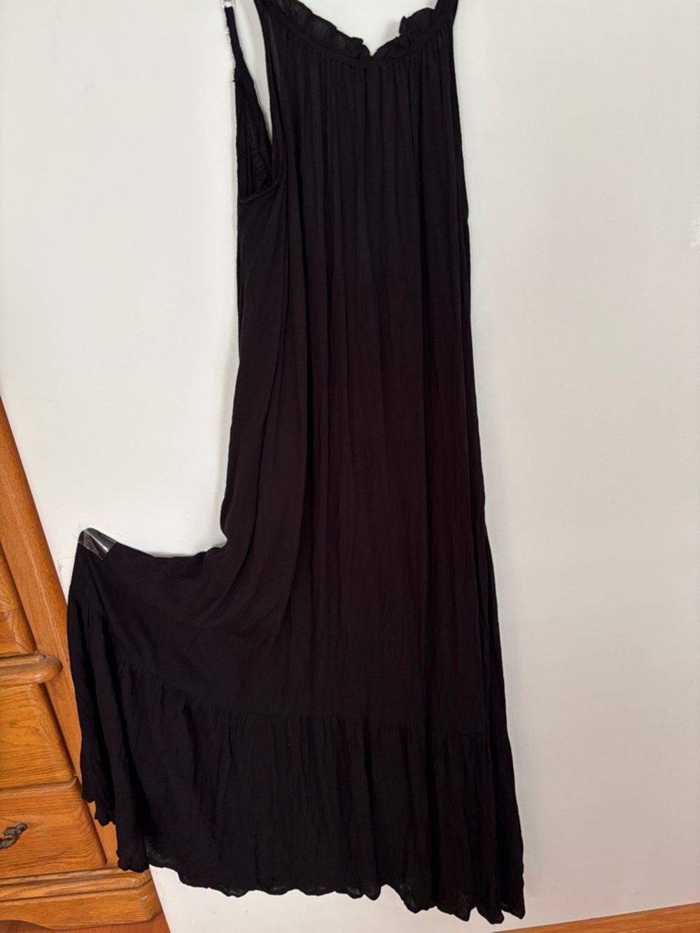 Raviya Black Sleeveless Maxi Dress with Flowing Skirt